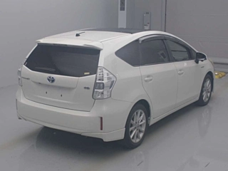 TOYOTA PRIUS ALPHA 2012