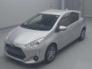 TOYOTA AQUA 2015