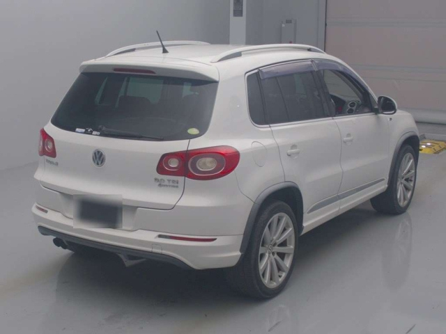 VOLKSWAGEN TIGUAN 2010