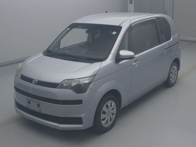 TOYOTA SPADE 2013