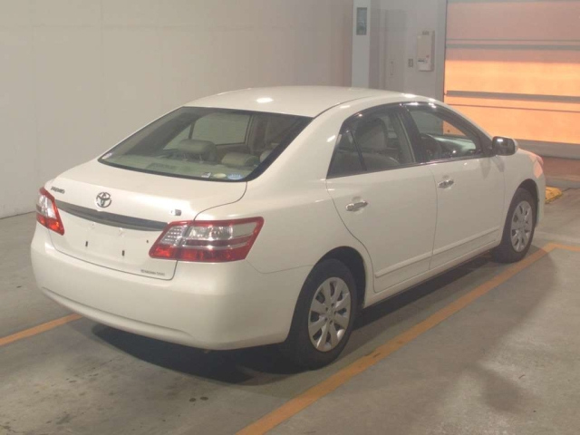 TOYOTA PREMIO 2011