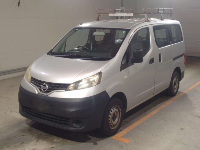 NISSAN NV200 2011