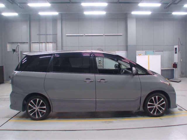 TOYOTA ESTIMA 2012