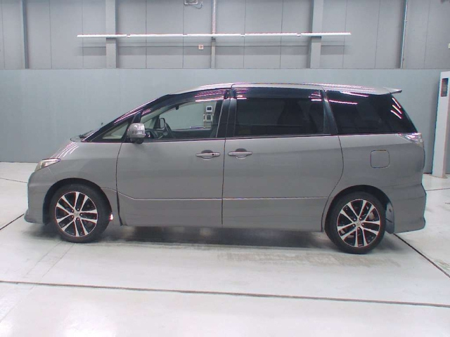 TOYOTA ESTIMA 2012