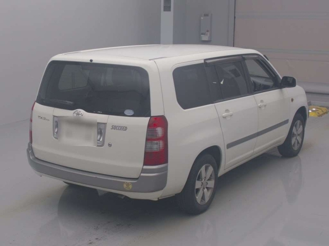 TOYOTA SUCCEED 2013