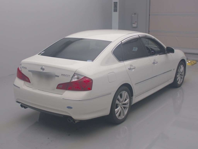 NISSAN FUGA 2009