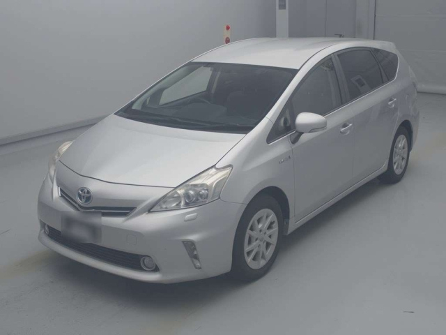 TOYOTA PRIUS ALPHA 2012