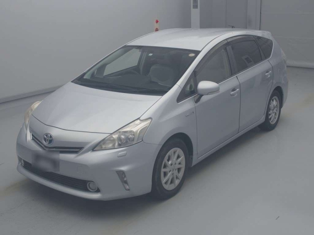 TOYOTA PRIUS ALPHA 2012