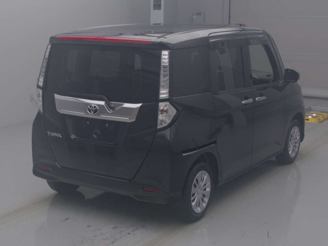 TOYOTA TANK 2018