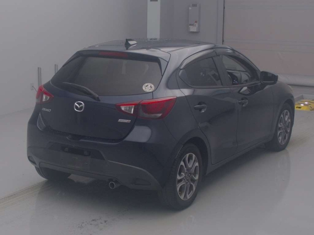 MAZDA DEMIO 2017