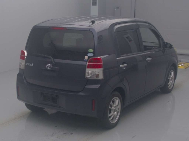 TOYOTA SPADE 2013