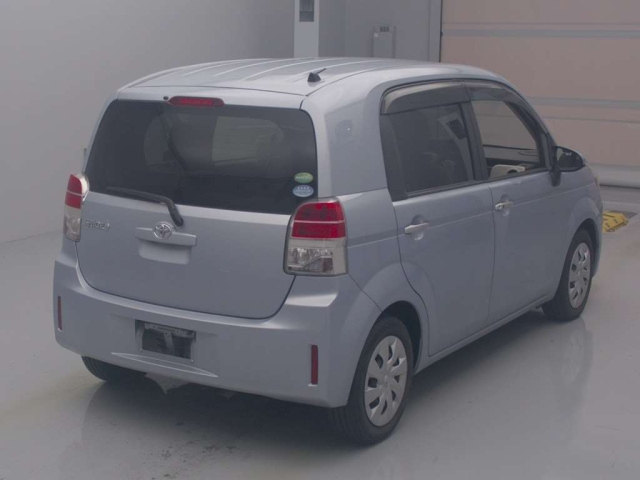 TOYOTA SPADE 2012