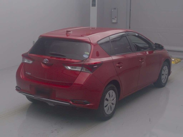 TOYOTA AURIS 2016