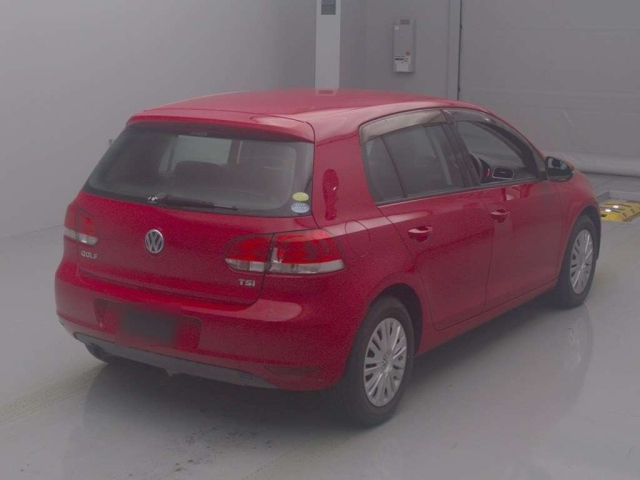 VOLKSWAGEN GOLF 2010