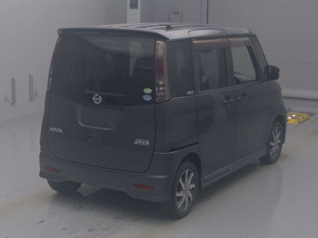 NISSAN ROOX 2011