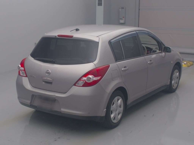 NISSAN TIIDA 2010