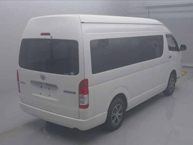 TOYOTA HIACE 2019