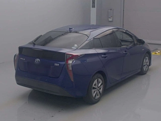 TOYOTA PRIUS 2016