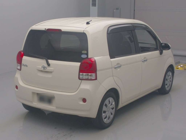 TOYOTA PORTE 2016
