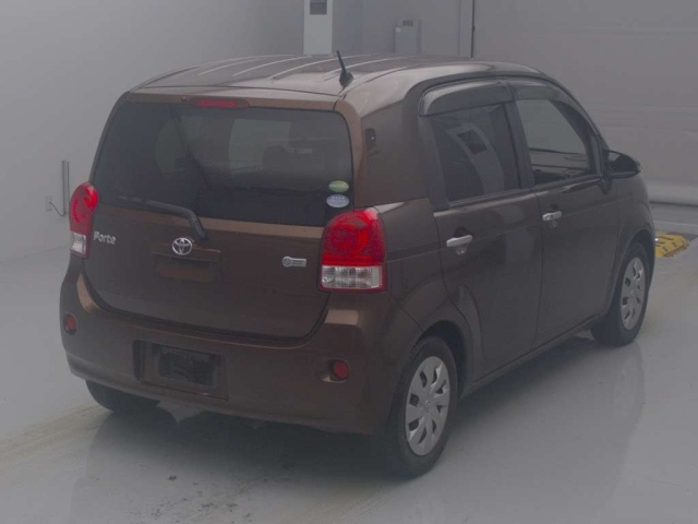 TOYOTA PORTE 2014
