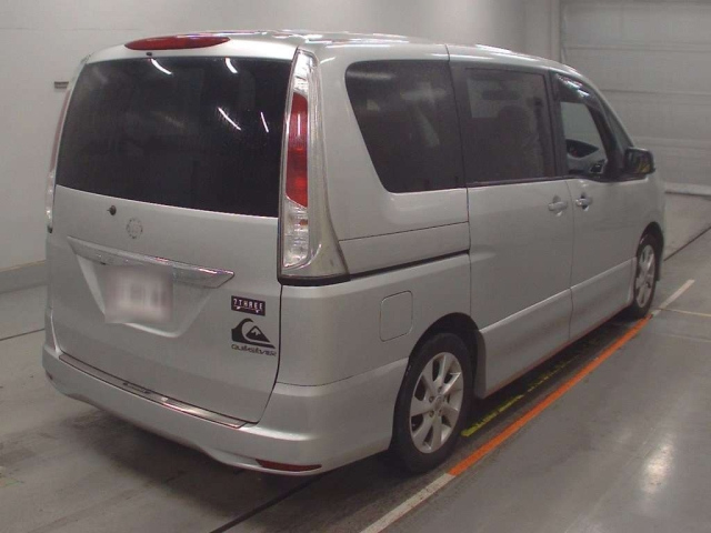 NISSAN SERENA 2010