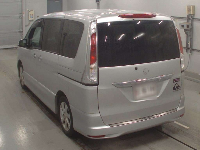 NISSAN SERENA 2010