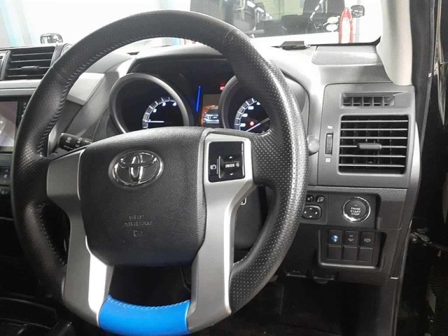 TOYOTA LAND CRUISER PRADO 2014