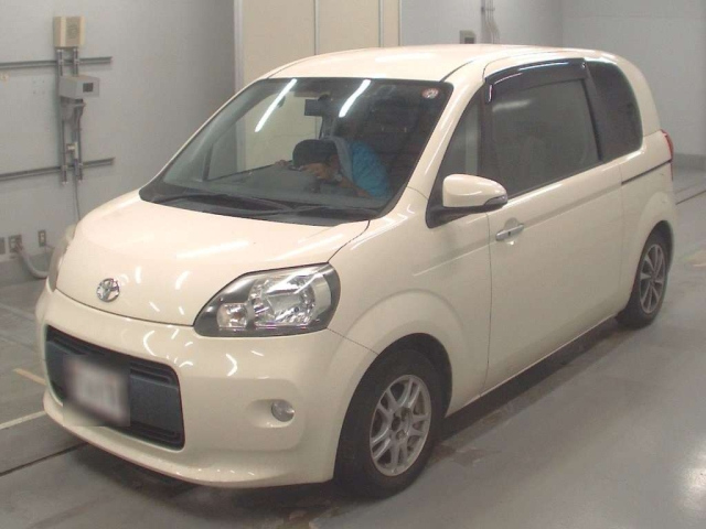 TOYOTA PORTE 2014