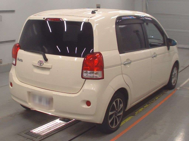 TOYOTA PORTE 2014