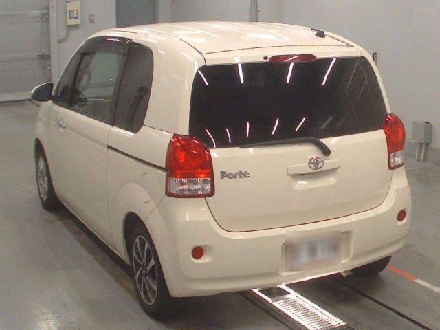 TOYOTA PORTE 2014