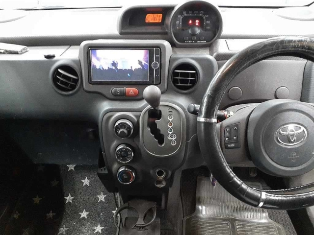 TOYOTA PORTE 2014