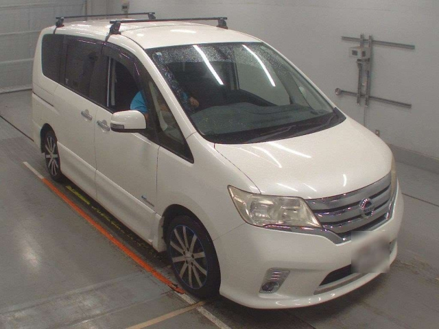 NISSAN SERENA 2013
