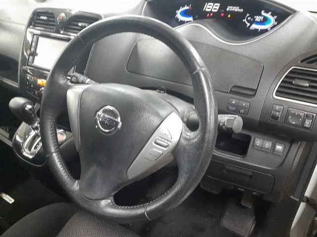 NISSAN SERENA 2013