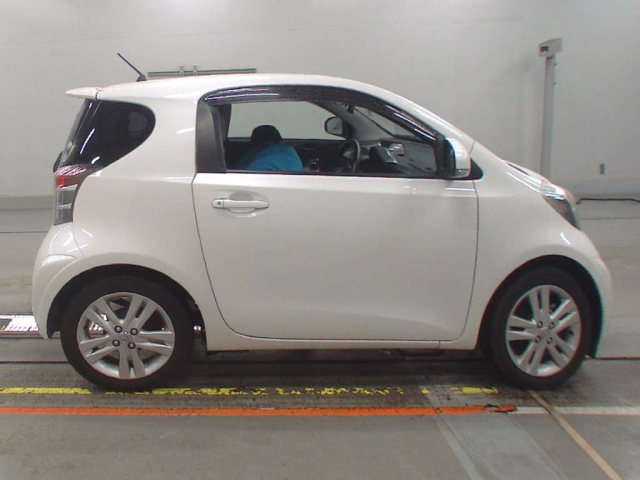 TOYOTA IQ 2012