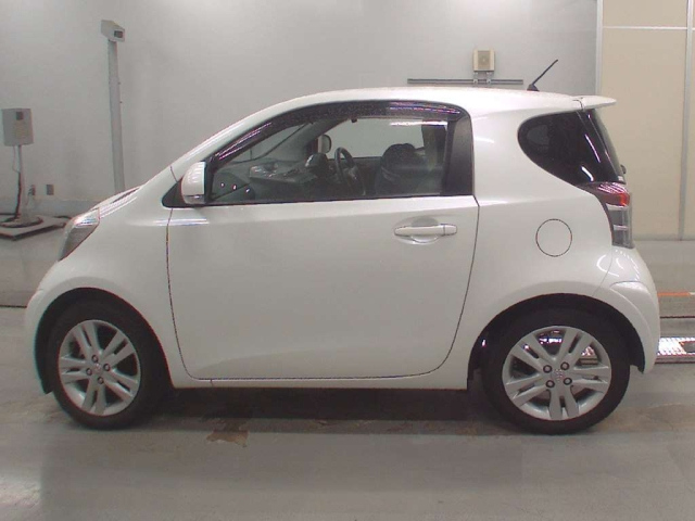 TOYOTA IQ 2012
