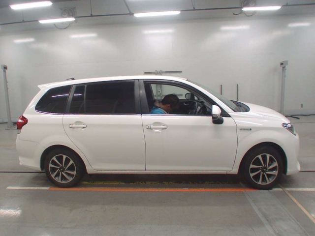 TOYOTA COROLLA FIELDER 2017