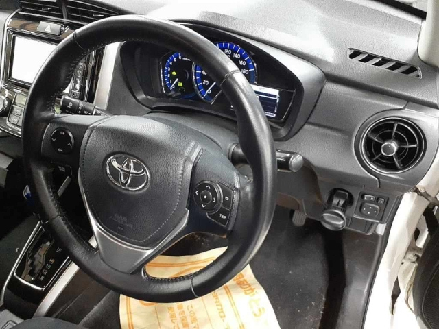 TOYOTA COROLLA FIELDER 2017