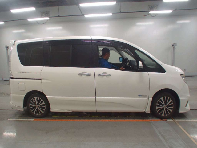 NISSAN SERENA 2015