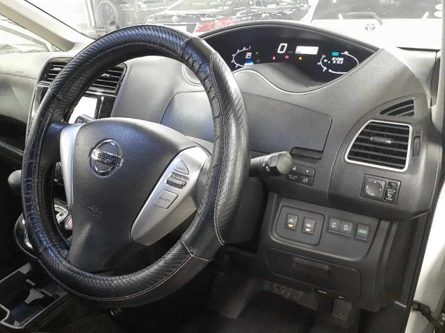 NISSAN SERENA 2015