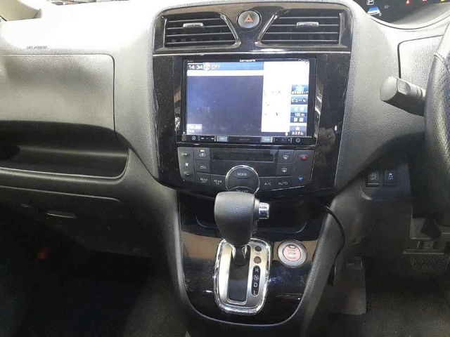 NISSAN SERENA 2015