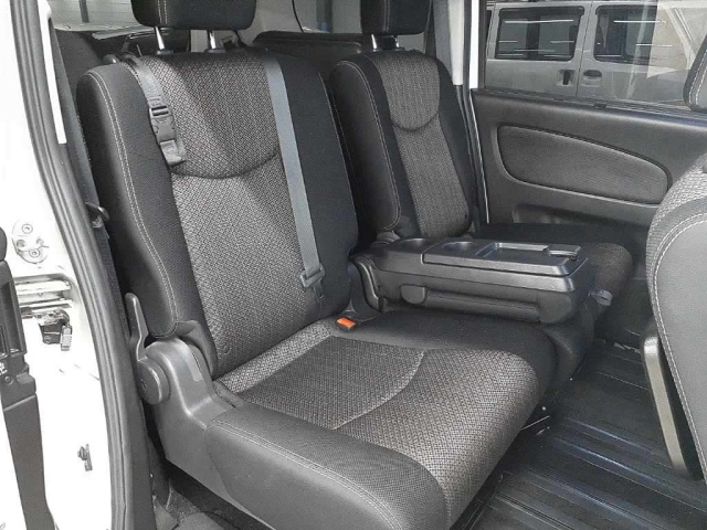 NISSAN SERENA 2015