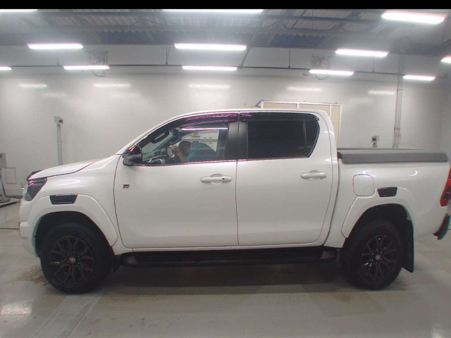 TOYOTA HILUX 2024