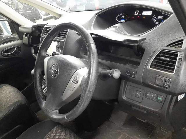 NISSAN SERENA 2015