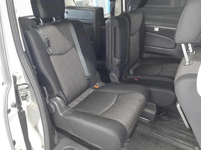 NISSAN SERENA 2015