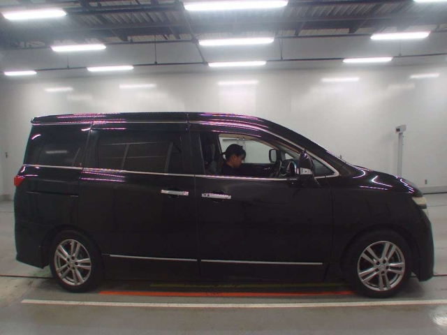 NISSAN ELGRAND 2011