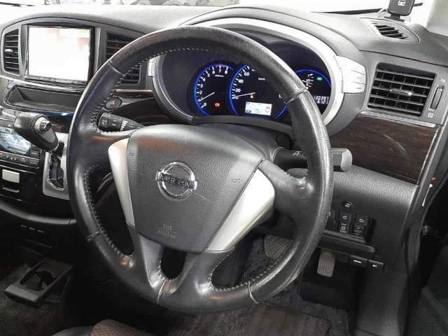 NISSAN ELGRAND 2011
