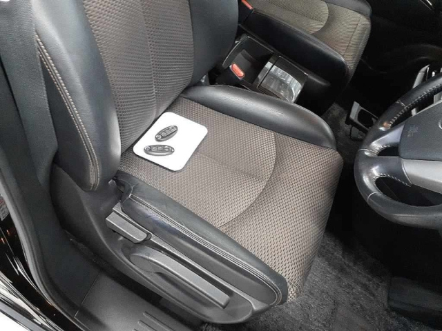 NISSAN ELGRAND 2011