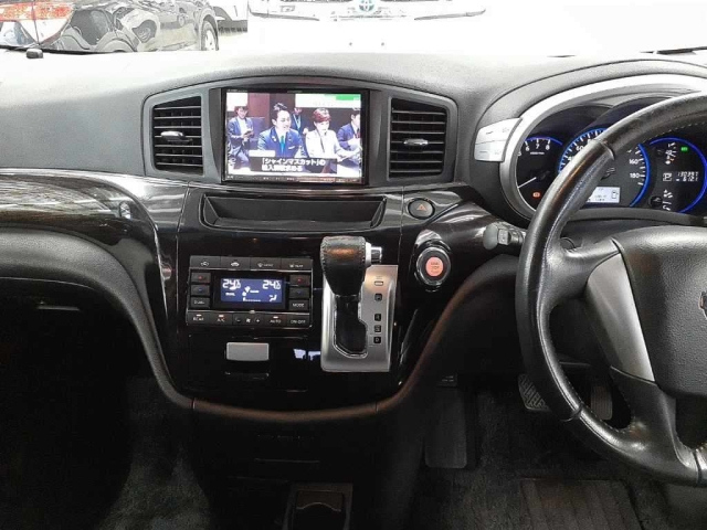 NISSAN ELGRAND 2011