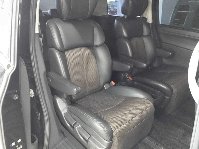 NISSAN ELGRAND 2011