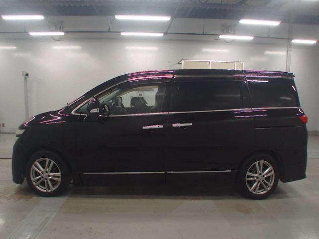 NISSAN ELGRAND 2011
